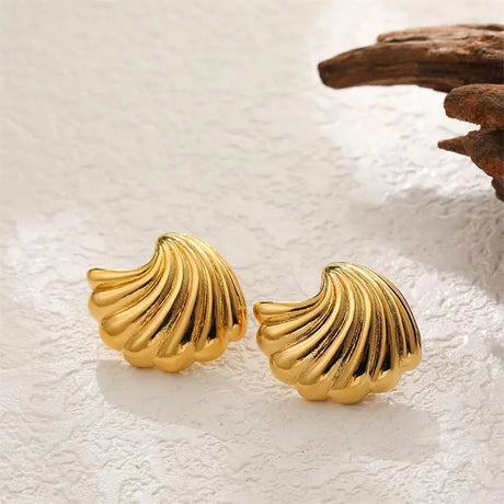 Années 80 Boucles d'oreilles Dorées Coquillage Brutaliste - Ma Penderie Vintage